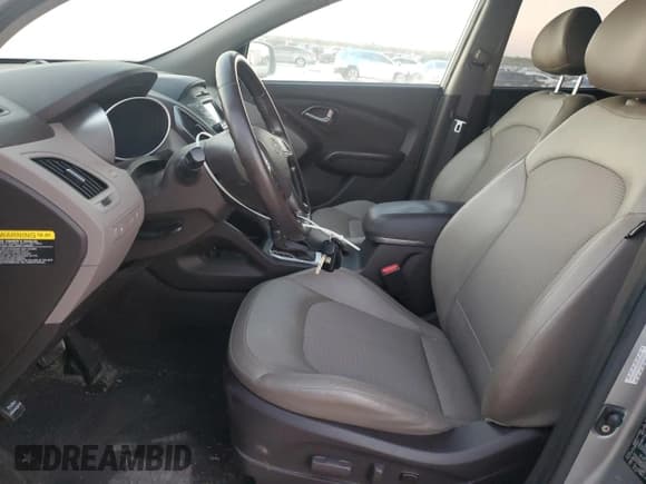 ✅ 2015 Hyundai Tucson SE • VIN: KM8JU3AG0FU090639 • Lot: 87036235. Listed on Copart with 70,319 mi. Free auction sales archive from the USA and detailed vehicle history report at DreamBid. Image 7.