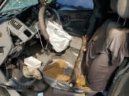 ✅ 1998 GMC Sierra 1500 • VIN: 2GTEK19R7W1505120 • Лот: 71555485. Опубликован ранее на Copart с пробегом Не указан. Бесплатный доступ к архиву аукционных продаж из США и подробный отчёт об истории автомобиля на DreamBid. Изображение 7.