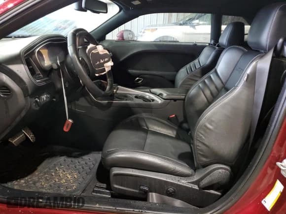 ✅ 2021 Dodge Challenger SRT Super Stock • VIN: 2C3CDZL93MH501101 • Lot: 41508535. Wystawiony na Copart z przebiegiem 19 260 mil. Bezpłatny archiwum sprzedaży aukcyjnych z USA i szczegółowy raport historii pojazdu na DreamBid. Zdjęcie 7.