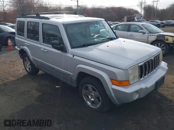 ✅ 2009 Jeep Commander Sport • VIN: 1J8HG48K39C553953 • Lot: 41863115. Listed on IAAI with 175,461 mi. Free auction sales archive from the USA and detailed vehicle history report at DreamBid. Image 1.