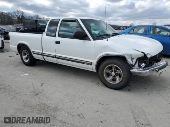 ✅ 2000 Chevrolet S-10 LS • VIN: 1GCCS19W4Y8293404 • Lot: 41438755. Listed on Copart with 222,776 mi. Free auction sales archive from the USA and detailed vehicle history report at DreamBid. Image 4.