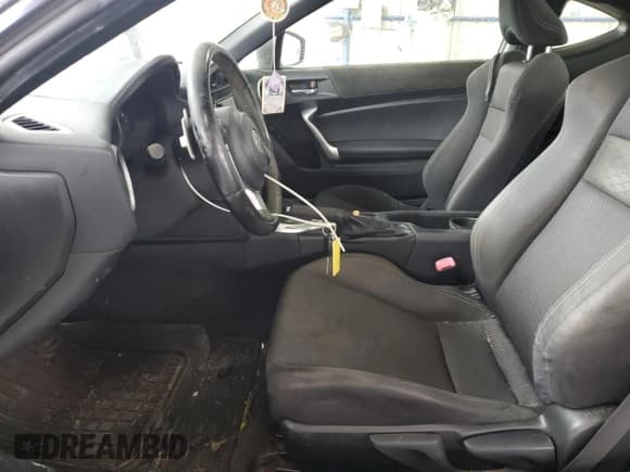 ✅ 2017 Toyota 86 • VIN: JF1ZNAA11H8704586 • Lot: 90093065. Listed on Copart with 176,468 mi. Free auction sales archive from the USA and detailed vehicle history report at DreamBid. Image 7.