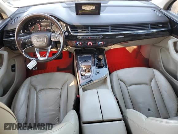 ✅ 2017 Audi Q7 Premium • VIN: WA1AAAF78HD022340 • Lot: 92262835. Listed on Copart with 191,436 mi. Free auction sales archive from the USA and detailed vehicle history report at DreamBid. Image 8.