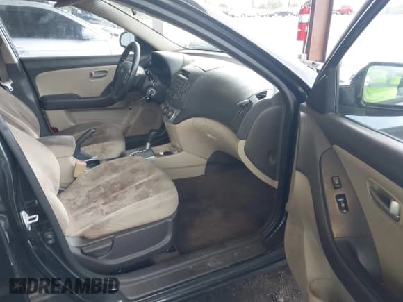 ✅ 2009 Hyundai Elantra GLS • VIN: KMHDU46D79U682285 • Lot: 43390148. Wystawiony na IAAI z przebiegiem 231 596 mil. Bezpłatny archiwum sprzedaży aukcyjnych z USA i szczegółowy raport historii pojazdu na DreamBid. Zdjęcie 5.