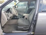 ✅ 2008 Mazda Tribute Sport • VIN: 4F2CZ92Z58KM16600 • Lot: 75220444. Wystawiony na Copart z przebiegiem 121 670 mil. Bezpłatny archiwum sprzedaży aukcyjnych z USA i szczegółowy raport historii pojazdu na DreamBid. Zdjęcie 7.