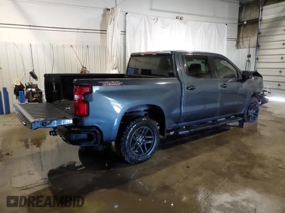 ✅ 2021 Chevrolet Silverado 1500 LT Trail Boss • VIN: 1GCPYFED6MZ250110 • Lot: 70799834. Wystawiony na Copart z przebiegiem 30 200 mil. Bezpłatny archiwum sprzedaży aukcyjnych z USA i szczegółowy raport historii pojazdu na DreamBid. Zdjęcie 3.