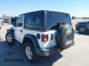 ✅ 2020 Jeep Wrangler Sport S • VIN: 1C4GJXAN3LW266757 • Лот: 43497718. Опубликован ранее на IAAI с пробегом 61 909 миль. Бесплатный доступ к архиву аукционных продаж из США и подробный отчёт об истории автомобиля на DreamBid. Изображение 3.