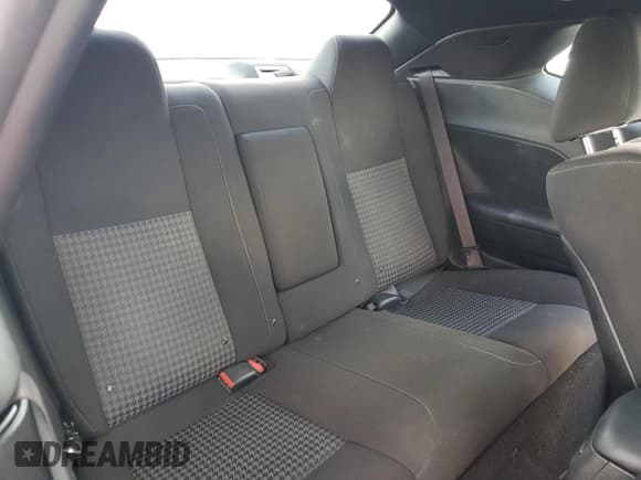 ✅ 2021 Dodge Challenger GT • VIN: 2C3CDZKG0MH605190 • Lot: 52042403. Wystawiony na Copart z przebiegiem 12 872 mil. Bezpłatny archiwum sprzedaży aukcyjnych z USA i szczegółowy raport historii pojazdu na DreamBid. Zdjęcie 10.