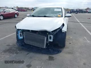 ✅ 2019 Kia Forte LXS • VIN: 3KPF24AD4KE092429 • Lot: 43596464. Wystawiony na IAAI z przebiegiem 81 982 mil. Bezpłatny archiwum sprzedaży aukcyjnych z USA i szczegółowy raport historii pojazdu na DreamBid. Zdjęcie 6.