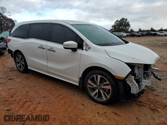 ✅ 2024 Honda Odyssey Touring • VIN: 5FNRL6H82RB045712 • Lot: 89720225. Listed on Copart with 34,395 mi. Free auction sales archive from the USA and detailed vehicle history report at DreamBid. Image 4.