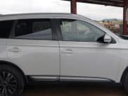 ✅ 2019 Mitsubishi Outlander SE • VIN: JA4AD3A33KZ006449 • Lot: 43737150. Listed on IAAI with 84,747 mi. Free auction sales archive from the USA and detailed vehicle history report at DreamBid. Image 14.