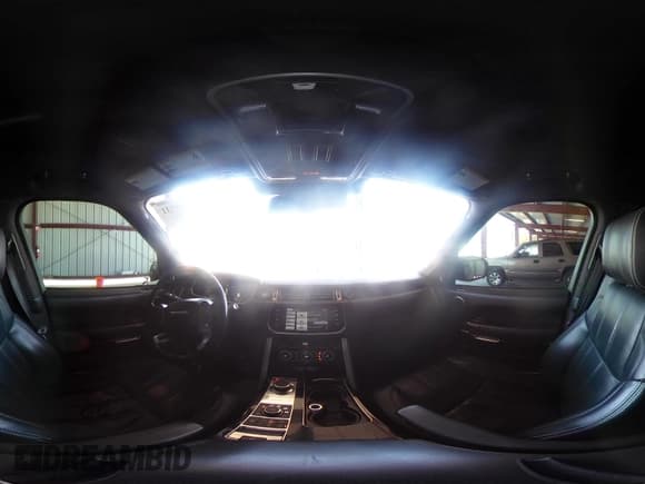 ✅ 2015 Land Rover Range Rover Autobiography • VIN: SALGV3TFXFA237897 • Lot: 42149731. Listed on IAAI with 138,772 mi. Free auction sales archive from the USA and detailed vehicle history report at DreamBid. Image 18.