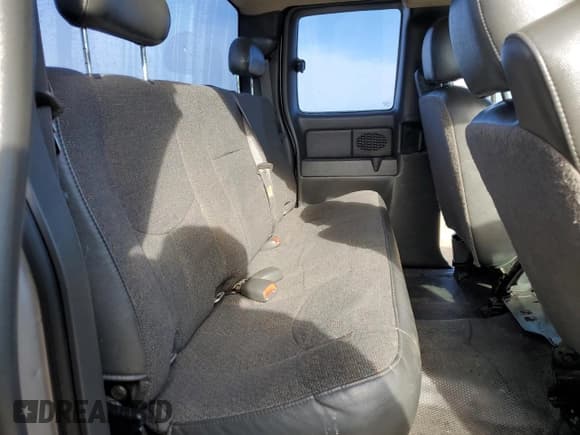 ✅ 2006 Chevrolet Silverado 1500 LS • VIN: 1GCEC19X86Z113816 • Lot: 44945075. Listed on Copart with 153,592 mi. Free auction sales archive from the USA and detailed vehicle history report at DreamBid. Image 10.