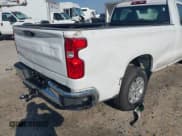 ✅ 2022 Chevrolet Silverado 1500 Work Truck • VIN: 3GCNAAED1NG642833 • Lot: 43606997. Wystawiony na IAAI z przebiegiem 62 922 mil. Bezpłatny archiwum sprzedaży aukcyjnych z USA i szczegółowy raport historii pojazdu na DreamBid. Zdjęcie 17.