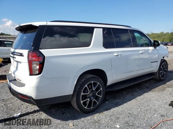 ✅ 2021 Chevrolet Suburban RST • VIN: 1GNSKEKD1MR390115 • Lot: 73106224. Wystawiony na Copart z przebiegiem 51 308 mil. Bezpłatny archiwum sprzedaży aukcyjnych z USA i szczegółowy raport historii pojazdu na DreamBid. Zdjęcie 3.