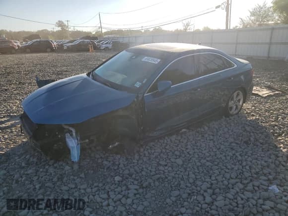 ✅ 2022 Audi A3 Premium • VIN: WAUAUDGY3NA093879 • Lot: 69839945. Wystawiony na Copart z przebiegiem 12 843 mil. Bezpłatny archiwum sprzedaży aukcyjnych z USA i szczegółowy raport historii pojazdu na DreamBid. Zdjęcie 1.