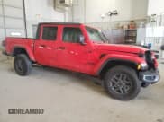 ✅ 2024 Jeep Gladiator Willys • VIN: 1C6HJTAG7RL100645 • Лот: 49543135. Опубликован ранее на Copart с пробегом 13 134 миль. Бесплатный доступ к архиву аукционных продаж из США и подробный отчёт об истории автомобиля на DreamBid. Изображение 4.