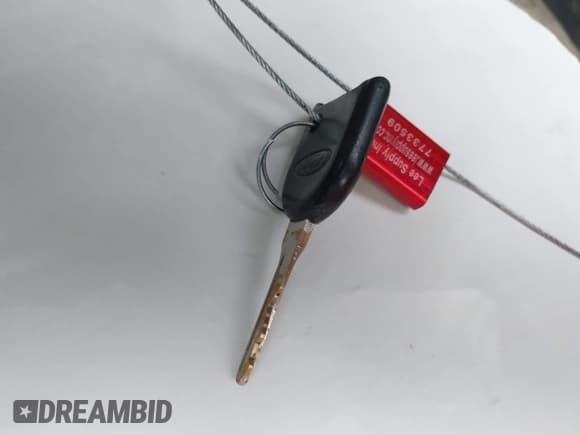 ✅ 2010 Ford F-250 XL • VIN: 1FTSW2BR6AEA04802 • Lot: 43687867. Listed on IAAI with 175,024 mi. Free auction sales archive from the USA and detailed vehicle history report at DreamBid. Image 11.