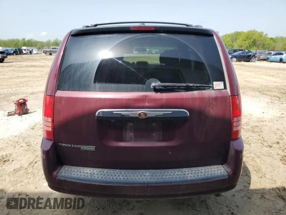 ✅ 2008 Chrysler Town & Country Touring • VIN: 2A8HR54P68R655836 • Lot: 54664435. Listed on Copart with 322,479 mi. Free auction sales archive from the USA and detailed vehicle history report at DreamBid. Image 6.