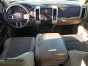 ✅ 2009 Dodge 1500 SLT • VIN: 1D3HB13T19S748516 • Lot: 85925324. Wystawiony na Copart z przebiegiem 302 455 mil. Bezpłatny archiwum sprzedaży aukcyjnych z USA i szczegółowy raport historii pojazdu na DreamBid. Zdjęcie 8.