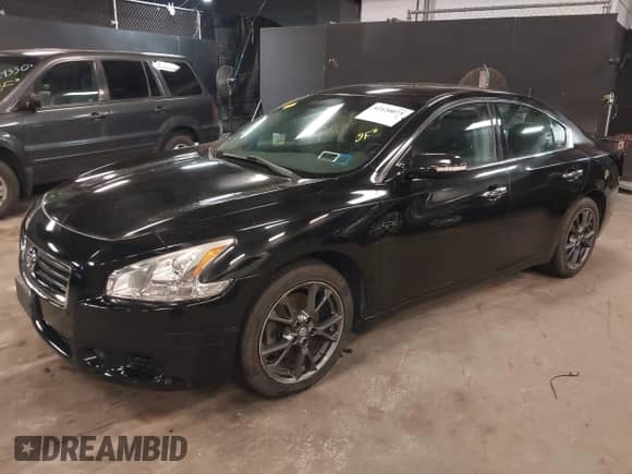 2012 Nissan Maxima S z VIN 1N4AA5AP9CC863172, wystawiony jako IAAI lot #42120073 z przebiegiem 102 500 mil mil oraz . Historia ofert i sprzedaży dostępna na DreamBid. Obrazek 17.