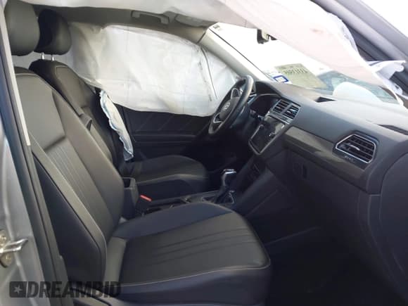 ✅ 2022 Volkswagen Tiguan SE • VIN: 3VV3B7AX0NM172434 • Lot: 43313505. Wystawiony na IAAI z przebiegiem 67 923 mil. Bezpłatny archiwum sprzedaży aukcyjnych z USA i szczegółowy raport historii pojazdu na DreamBid. Zdjęcie 5.
