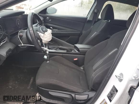 2023 Hyundai Elantra SEL с VIN KMHLM4AG4PU607926, выставлен на аукционе Copart как лот 87026375 с пробегом 85 675 миль миль и Списание • Salvage title. История ставок и продаж доступна на DreamBid. Изображение 7.