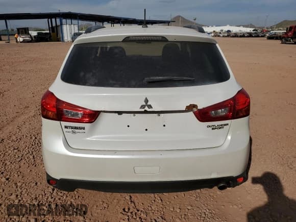 ✅ 2013 Mitsubishi Outlander SE • VIN: 4A4AP4AU1DE016265 • Lot: 92877225. Wystawiony na Copart z przebiegiem 176 604 mil. Bezpłatny archiwum sprzedaży aukcyjnych z USA i szczegółowy raport historii pojazdu na DreamBid. Zdjęcie 6.