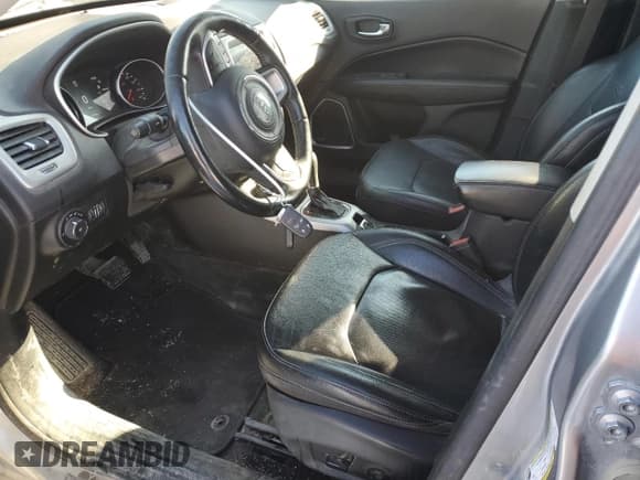 ✅ 2019 Jeep Compass Limited • VIN: 3C4NJDCBXKT745237 • Лот: 88453725. Опубликован ранее на Copart с пробегом 116 193 миль. Бесплатный доступ к архиву аукционных продаж из США и подробный отчёт об истории автомобиля на DreamBid. Изображение 7.