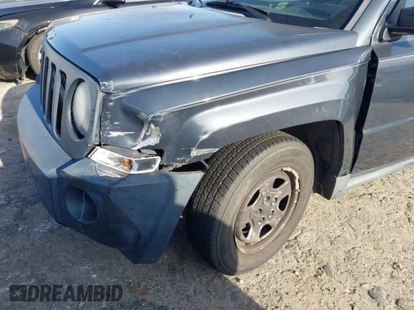 ✅ 2008 Jeep Patriot Sport • VIN: 1J8FT28018D601044 • Lot: 42280611. Listed on IAAI with 168,725 mi. Free auction sales archive from the USA and detailed vehicle history report at DreamBid. Image 6.