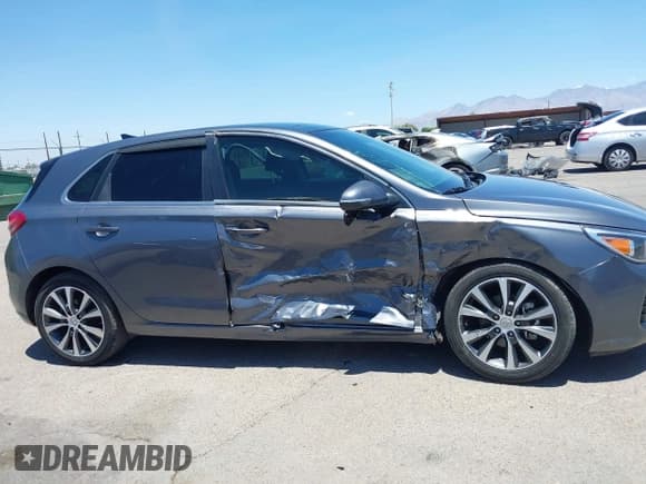 ✅ 2019 Hyundai Elantra • VIN: KMHH35LE6KU109519 • Lot: 42440088. Wystawiony na IAAI z przebiegiem 46 671 mil. Bezpłatny archiwum sprzedaży aukcyjnych z USA i szczegółowy raport historii pojazdu na DreamBid. Zdjęcie 13.