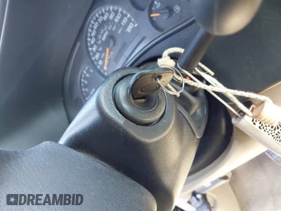 ✅ 2003 Chevrolet Silverado 1500 LS • VIN: 2GCEC19X131226981 • Lot: 43626701. Listed on IAAI with 202,739 mi. Free auction sales archive from the USA and detailed vehicle history report at DreamBid. Image 11.