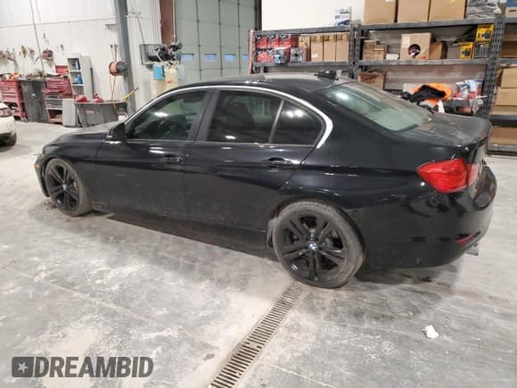 ✅ 2013 BMW 3 Series ActiveHybrid 3 • VIN: WBA3F9C57DF483803 • Лот: 93496005. Опубликован ранее на Copart с пробегом 115 468 миль. Бесплатный доступ к архиву аукционных продаж из США и подробный отчёт об истории автомобиля на DreamBid. Изображение 2.