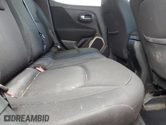 ✅ 2015 Jeep Renegade Latitude • VIN: ZACCJABH9FPC24180 • Lot: 70979855. Listed on Copart with 66,264 mi. Free auction sales archive from the USA and detailed vehicle history report at DreamBid. Image 11.