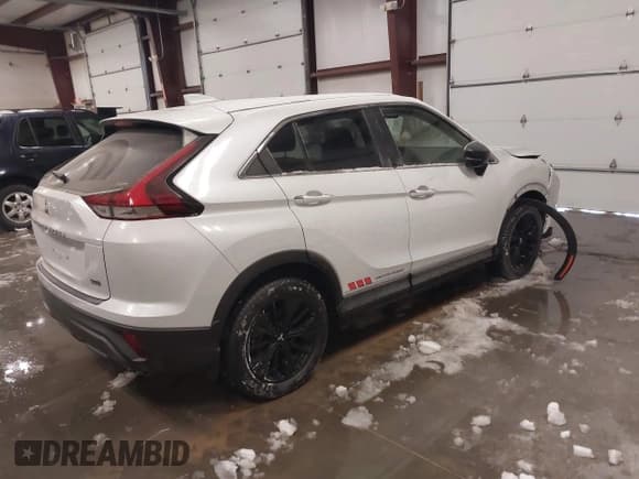 ✅ 2022 Mitsubishi Eclipse Cross LE • VIN: JA4ATVAA1NZ029553 • Лот: 41239671. Опубликован ранее на IAAI с пробегом 43 839 миль. Бесплатный доступ к архиву аукционных продаж из США и подробный отчёт об истории автомобиля на DreamBid. Изображение 4.