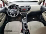 ✅ 2017 Kia Rio LX • VIN: KNADM4A34H6037211 • Lot: 82345415. Wystawiony na Copart z przebiegiem 61 794 mil. Bezpłatny archiwum sprzedaży aukcyjnych z USA i szczegółowy raport historii pojazdu na DreamBid. Zdjęcie 8.