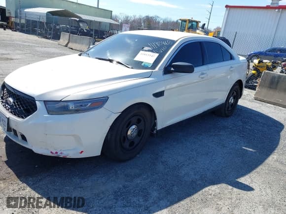 ✅ 2013 Ford Police Interceptor • VIN: 1FAHP2M82DG134893 • Lot: 41813145. Wystawiony na IAAI z przebiegiem Nie podano. Bezpłatny archiwum sprzedaży aukcyjnych z USA i szczegółowy raport historii pojazdu na DreamBid. Zdjęcie 2.