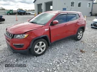 2020 Jeep Compass Latitude с VIN 3C4NJCBB0LT141662, выставлен на аукционе Copart как лот 82522795 с пробегом 80 384 миль миль и Списание • Salvage title. История ставок и продаж доступна на DreamBid. Изображение 1.