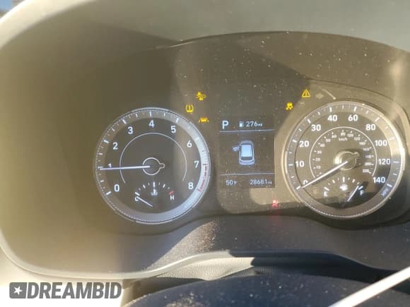 ✅ 2021 Hyundai Venue Denim • VIN: KMHRC8A30MU120607 • Lot: 86898884. Listed on Copart with 28,681 mi. Free auction sales archive from the USA and detailed vehicle history report at DreamBid. Image 9.