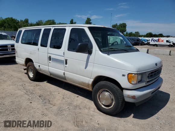 ✅ 2002 Ford Econoline Passenger XL • VIN: 1FBSS31L02HB56870 • Lot: 59566015. Listed on Copart with 257,785 mi. Free auction sales archive from the USA and detailed vehicle history report at DreamBid. Image 4.