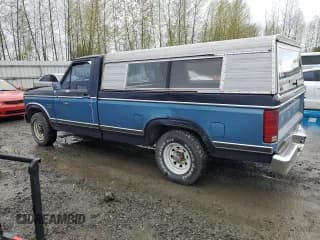 ✅ 1984 Ford F-150 • VIN: 1FTDF15H6EPB35647 • Лот: 51576555. Опубликован ранее на Copart с пробегом 115 713 миль. Бесплатный доступ к архиву аукционных продаж из США и подробный отчёт об истории автомобиля на DreamBid. Изображение 2.