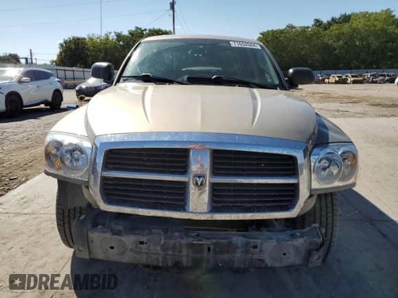 2005 Dodge Dakota SLT with VIN 1D7HW48N15S260885, listed as a Copart auction lot 71652084 with 189,214 mi miles and Salvage title. Bid and sale history available at DreamBid. Image 5.