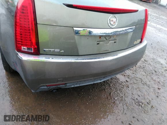 ✅ 2011 Cadillac CTS • VIN: 1G6DC5EY4B0125190 • Lot: 43048892. Wystawiony na IAAI z przebiegiem 129 476 mil. Bezpłatny archiwum sprzedaży aukcyjnych z USA i szczegółowy raport historii pojazdu na DreamBid. Zdjęcie 6.