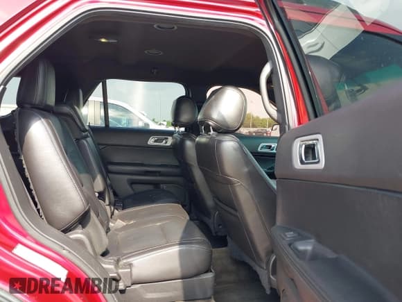 ✅ 2015 Ford Explorer Limited • VIN: 1FM5K7F80FGA89540 • Lot: 42274476. Wystawiony na IAAI z przebiegiem 169 961 mil. Bezpłatny archiwum sprzedaży aukcyjnych z USA i szczegółowy raport historii pojazdu na DreamBid. Zdjęcie 8.