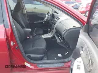 ✅ 2010 Toyota Corolla LE • VIN: 1NXBU4EE3AZ255773 • Lot: 43787523. Wystawiony na IAAI z przebiegiem 241 007 mil. Bezpłatny archiwum sprzedaży aukcyjnych z USA i szczegółowy raport historii pojazdu na DreamBid. Zdjęcie 5.