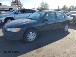 ✅ 2001 Toyota Camry CE • VIN: 4T1BG22K71U016474 • Lot: 90928595. Wystawiony na Copart z przebiegiem 154 117 mil. Bezpłatny archiwum sprzedaży aukcyjnych z USA i szczegółowy raport historii pojazdu na DreamBid. Zdjęcie 1.