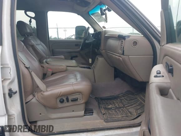 ✅ 2002 Chevrolet Silverado 2500HD LS • VIN: 1GCHK23U52F105561 • Лот: 43228697. Опубликован ранее на IAAI с пробегом 211 202 миль. Бесплатный доступ к архиву аукционных продаж из США и подробный отчёт об истории автомобиля на DreamBid. Изображение 5.