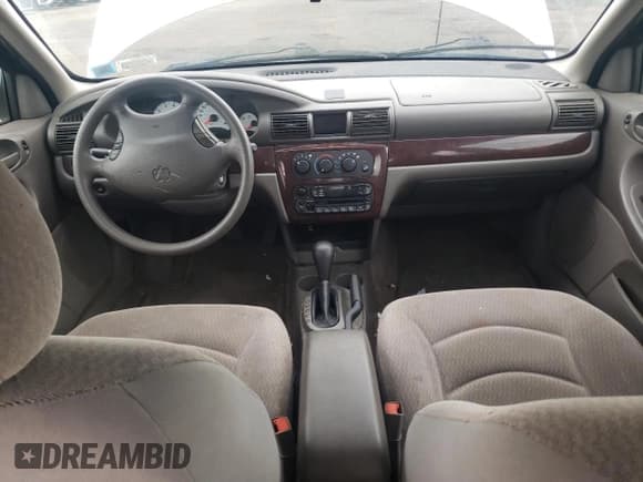 ✅ 2001 Dodge Stratus SE • VIN: 1B3EJ46U61N522786 • Lot: 55478205. Wystawiony na Copart z przebiegiem 88 051 mil. Bezpłatny archiwum sprzedaży aukcyjnych z USA i szczegółowy raport historii pojazdu na DreamBid. Zdjęcie 8.