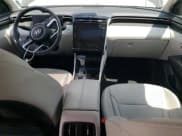 ✅ 2022 Hyundai Tucson SEL • VIN: 5NMJCCAE0NH120606 • Lot: 54437683. Wystawiony na Copart z przebiegiem 29 941 mil. Bezpłatny archiwum sprzedaży aukcyjnych z USA i szczegółowy raport historii pojazdu na DreamBid. Zdjęcie 8.