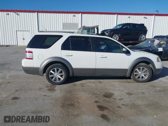 ✅ 2008 Ford Taurus X SEL • VIN: 1FMDK05W08GA03097 • Lot: 43534942. Wystawiony na IAAI z przebiegiem 188 358 mil. Bezpłatny archiwum sprzedaży aukcyjnych z USA i szczegółowy raport historii pojazdu na DreamBid. Zdjęcie 14.